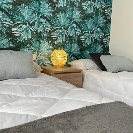 Seahomes Vacations, Fenals Beach&chic, Pk, Full Equipped יורט דה מאר