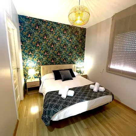 דירה Seahomes Vacations, Fenals Beach&chic, Pk, Full Equipped יורט דה מאר