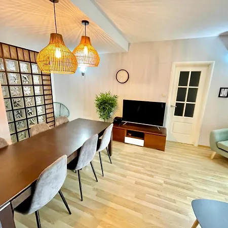 דירה Seahomes Vacations, Fenals Beach&chic, Pk, Full Equipped