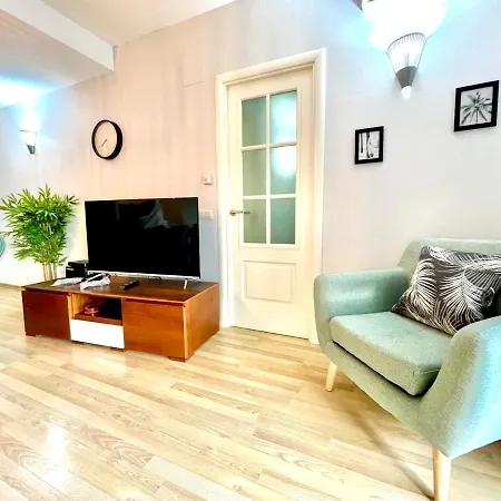 Seahomes Vacations, Fenals Beach&chic, Pk, Full Equipped דירה *
