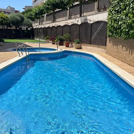 Fenals Beach&chic, Boutique Apartament, Free Parking, Full Equipped Near The *