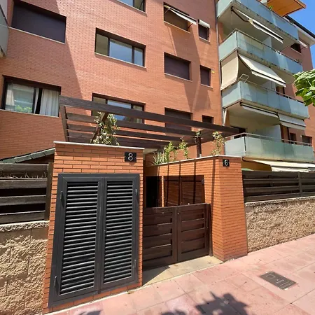 Fenals Beach&chic, Boutique Apartament, Free Parking, Full Equipped Near The Appartement