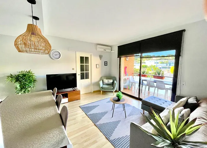 Fenals Beach&chic, Boutique Apartament, Free Parking, Full Equipped Near The *