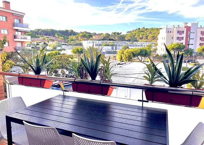 Fenals Beach&chic, Boutique Apartament, Free Parking, Full Equipped Near The