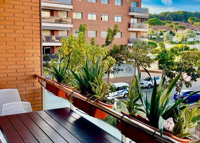 Fenals Beach&chic, Boutique Apartament, Free Parking, Full Equipped Near The *