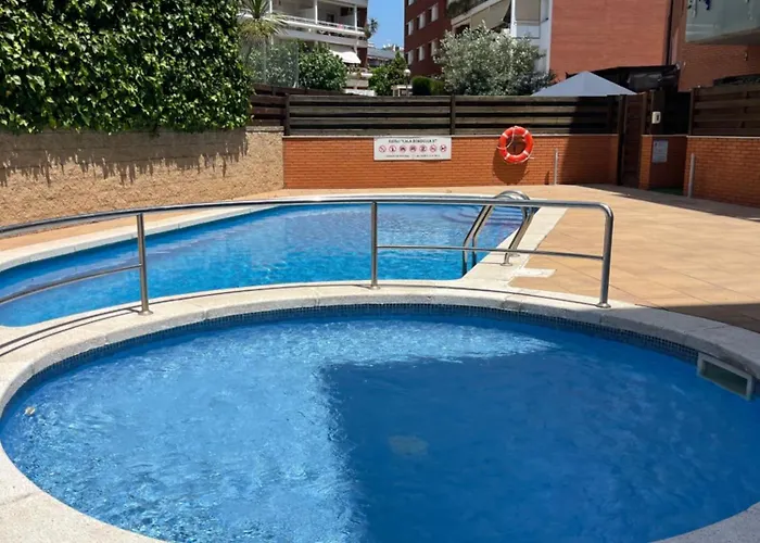 Fenals Beach&chic, Boutique Apartament, Free Parking, Full Equipped Near The Apartament