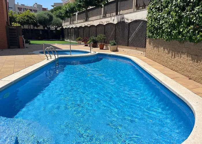 Fenals Beach&chic, Boutique Apartament, Free Parking, Full Equipped Near The *