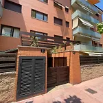 Fenals Beach&chic, Boutique Apartament, Free Parking, Full Equipped Near The Апартаменты