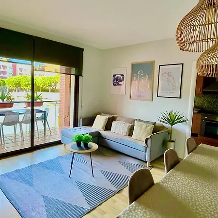 Fenals Beach&chic, Boutique Apartament, Free Parking, Full Equipped Near The 아파트 료렛 드 마르