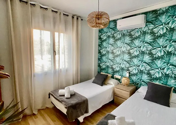 Fenals Beach&chic, Boutique Apartament, Free Parking, Full Equipped Near The Apartment *