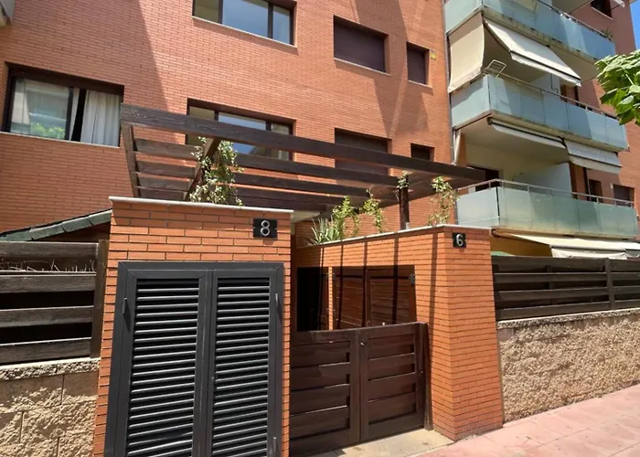 Fenals Beach&chic, Boutique Apartament, Free Parking, Full Equipped Near The Apartment