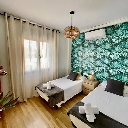 Fenals Beach&chic, Boutique Apartament, Free Parking, Full Equipped Near The Lägenhet *