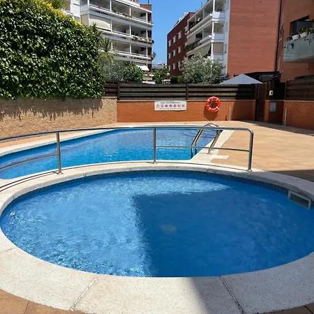 Fenals Beach&chic, Boutique Apartament, Free Parking, Full Equipped Near The Lägenhet