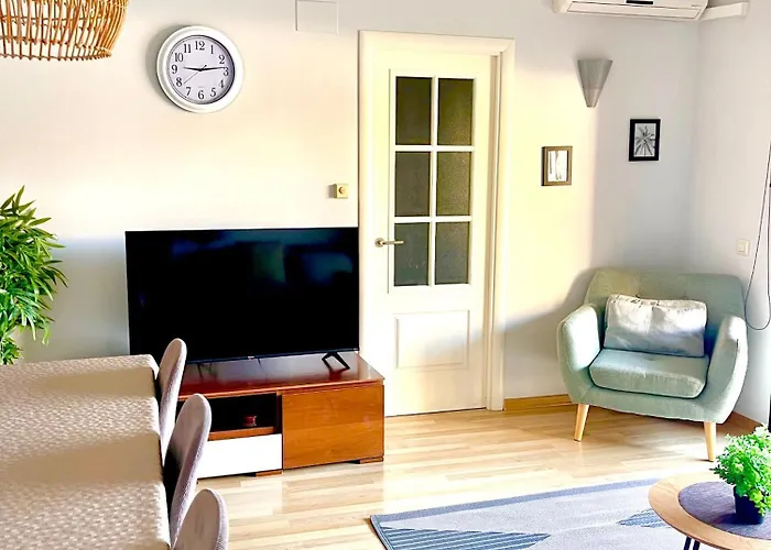 Fenals Beach&chic, Boutique Apartament, Free Parking, Full Equipped Near The Appartement